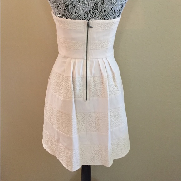 BCBGMaxAzria strapless dress. - Picture 2 of 8